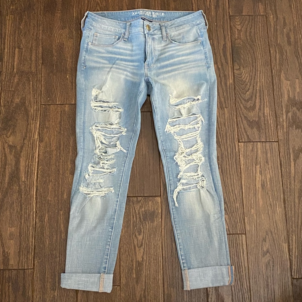 Distressed High Waisted Jeans (Light Wash)